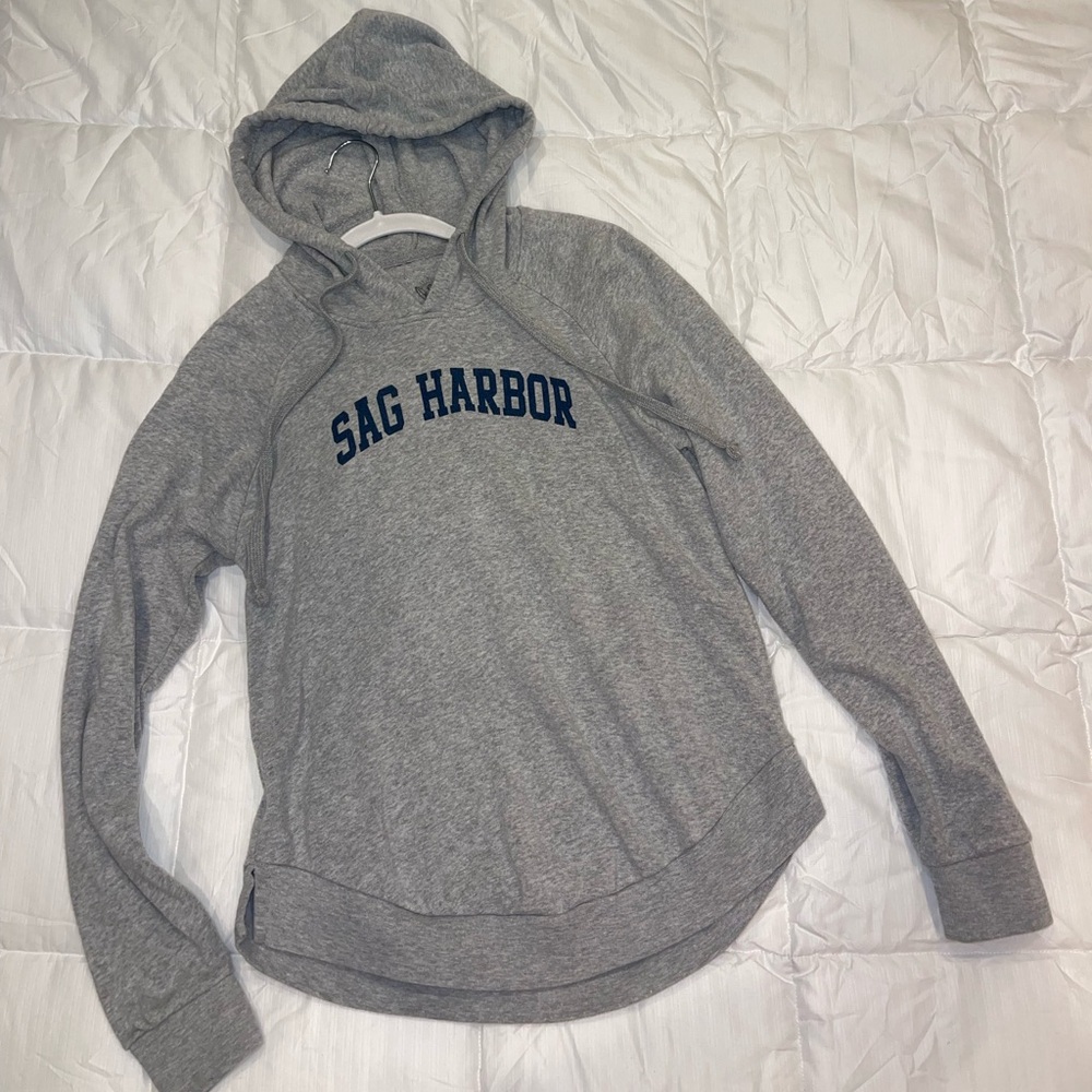 SAG HARBOR relaxed hooded sweatshirt